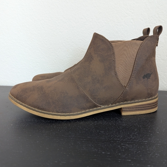 Rocket Dog Shoes - Women's Rocket Dog Maylon Brown Ankle Bootie Size: 11